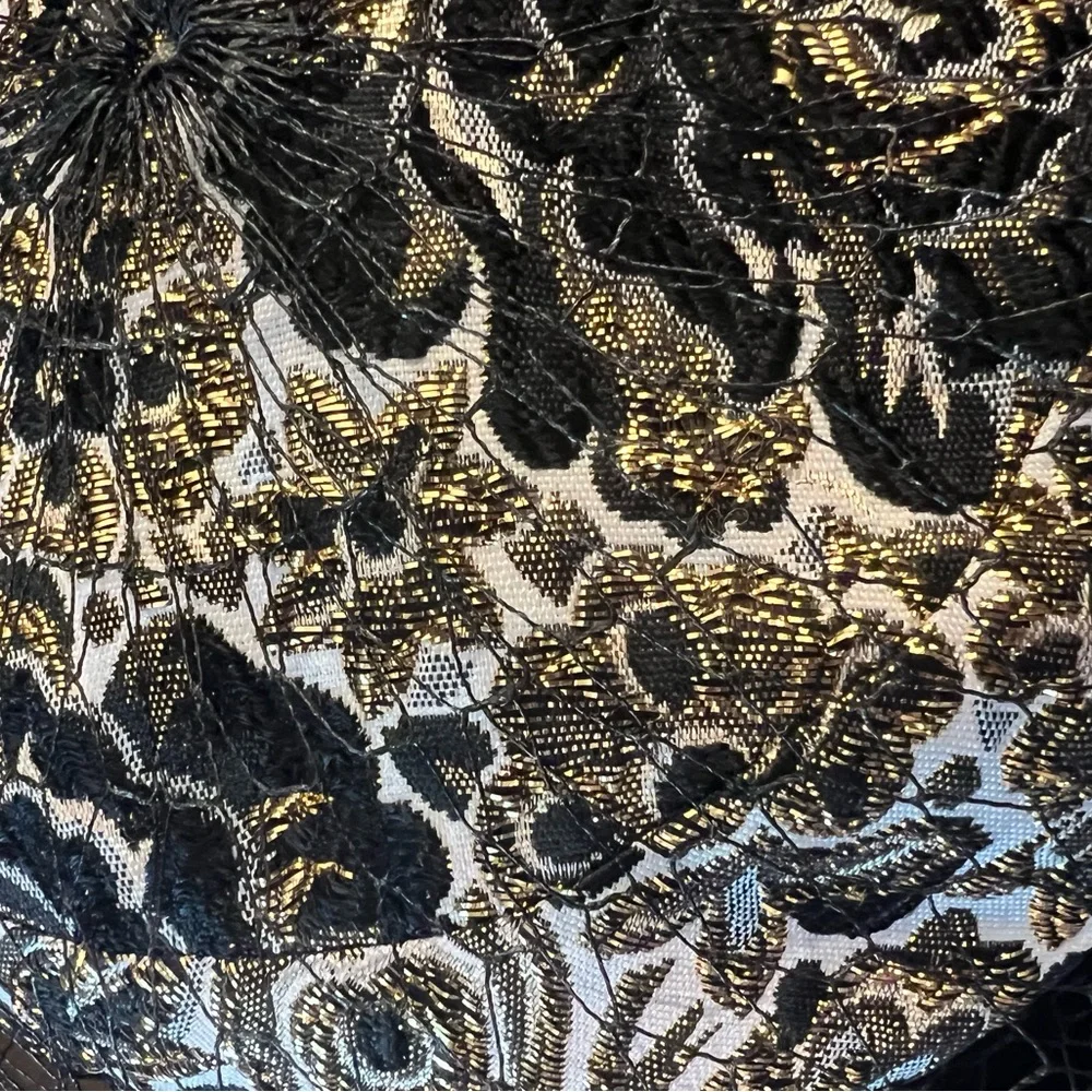 Gorgeous vintage Camellia hat- black, with gold and white! - Picture 6 of 6